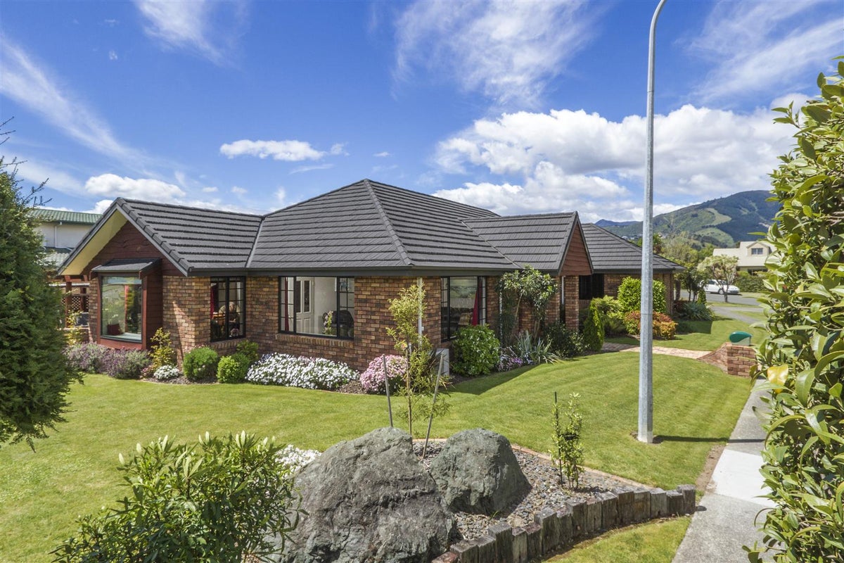 1 Hoult Crescent, Monaco, Nelson - Carousel 2