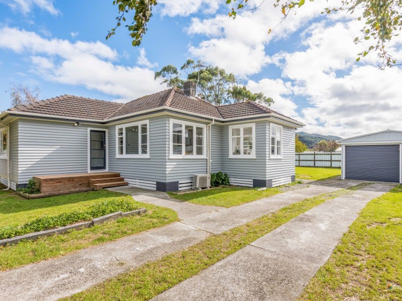 4 Devon Street, Wainuiomata, Lower Hutt - Carousel 1