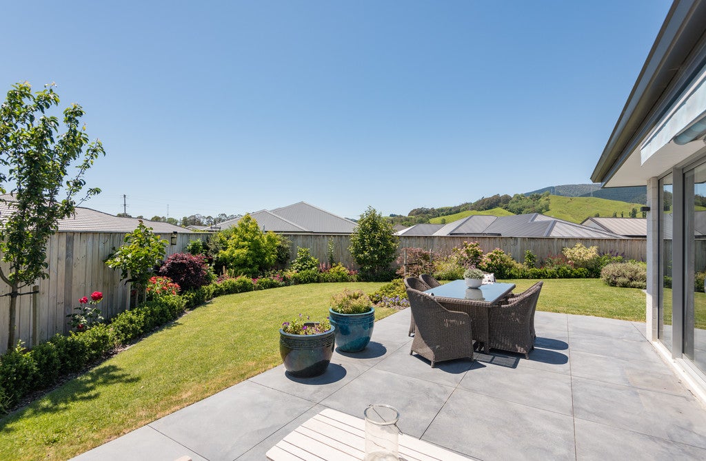 11 Boysenberry Grove, Richmond, Richmond - Carousel 2