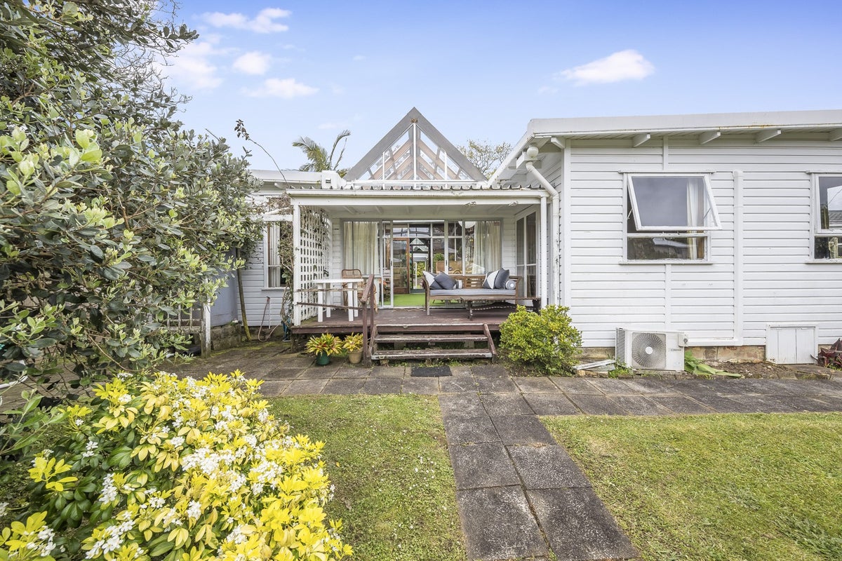 218 Riddell Road, Glendowie, Auckland - Carousel 1