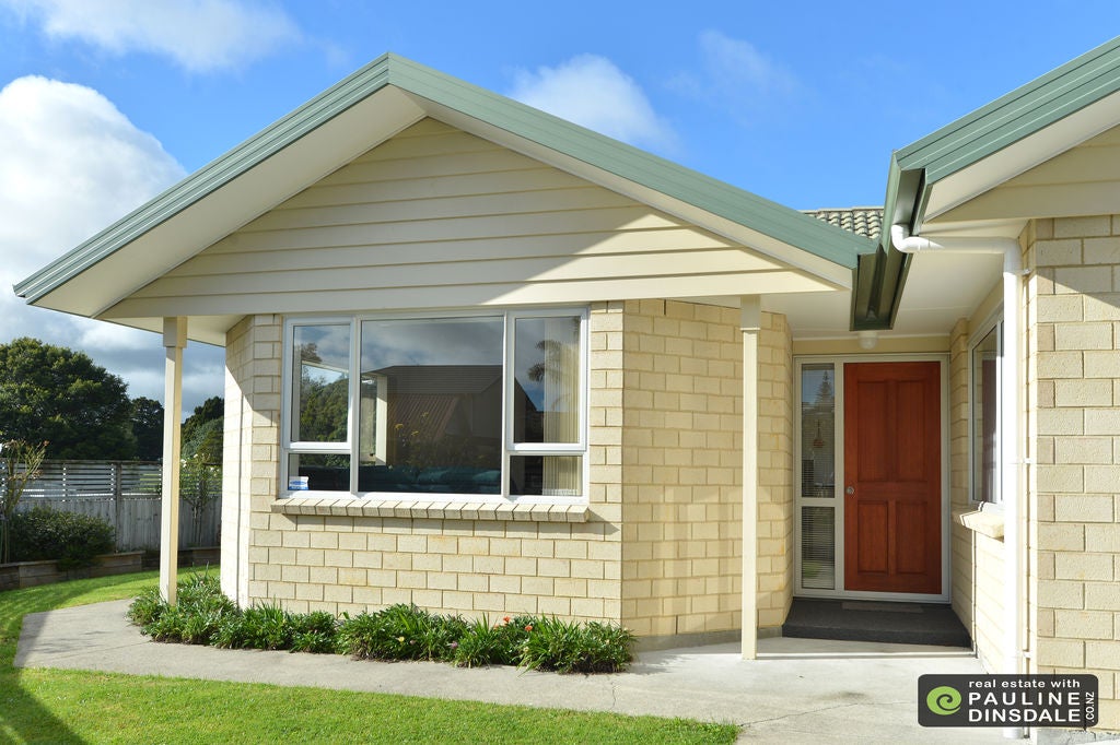 38 Lochiel Place, Kamo, Whangarei - Carousel 1