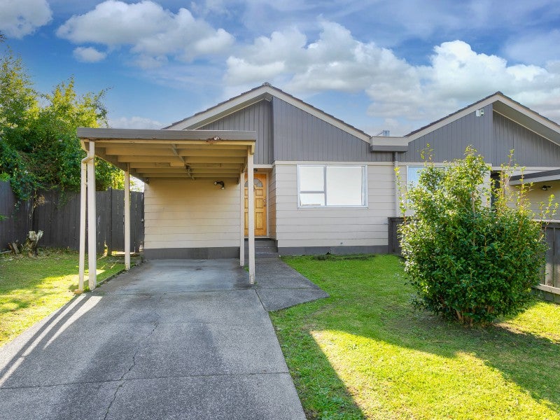 1/3 Dorendia Place, Clendon Park, Auckland - Carousel 1