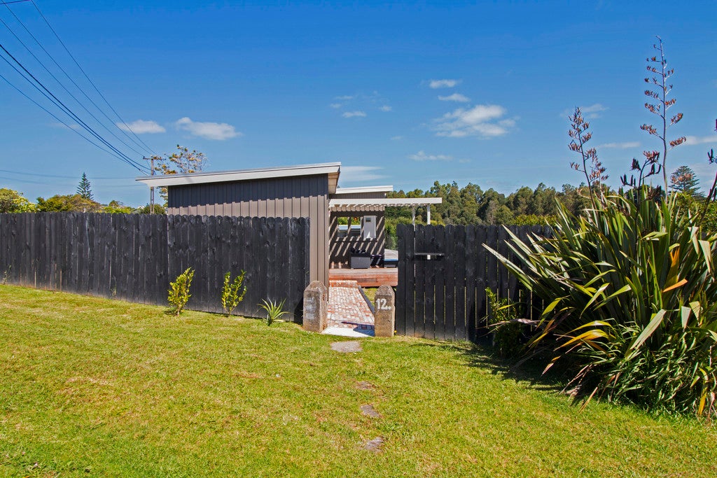 12 Alison Road, Surfdale, Waiheke Island - Carousel 16