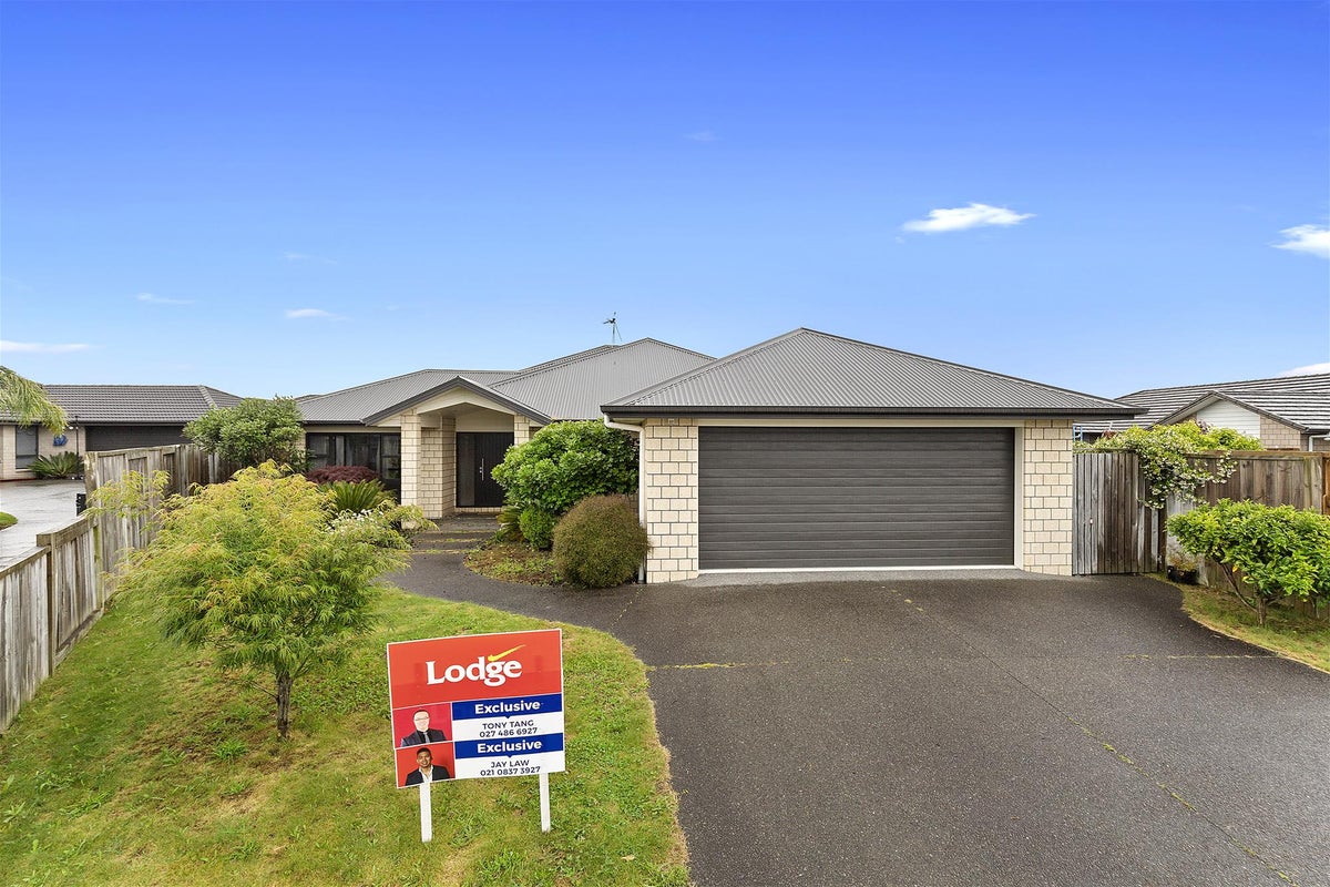 14 Foxbury Court, Rototuna North, Hamilton - Carousel 1