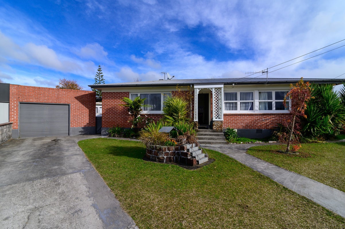 9 Kevin Street, Glenholme, Rotorua - Carousel 1