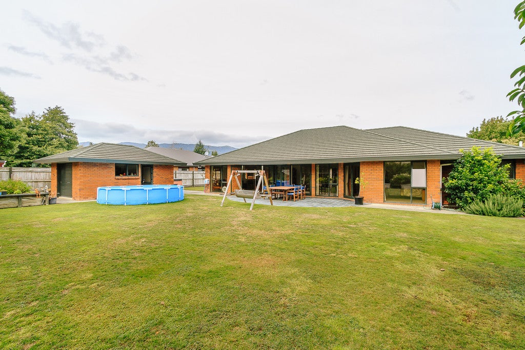 6 Norbert Street, Brown Owl, Upper Hutt - Carousel 1