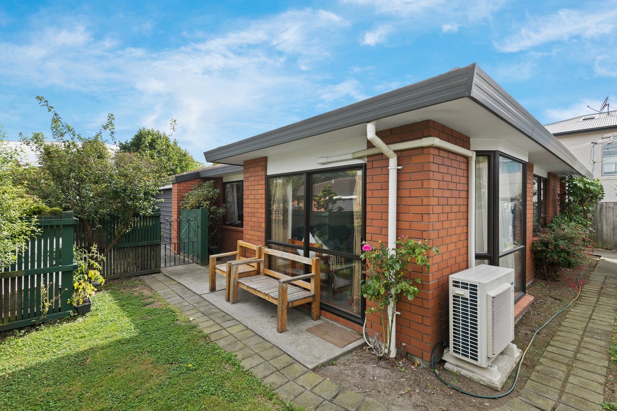 7/32 Hanrahan Street, Upper Riccarton, Christchurch - Carousel 1
