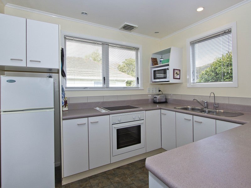 54 Karamu Crescent, Wainuiomata, Lower Hutt - Carousel 2