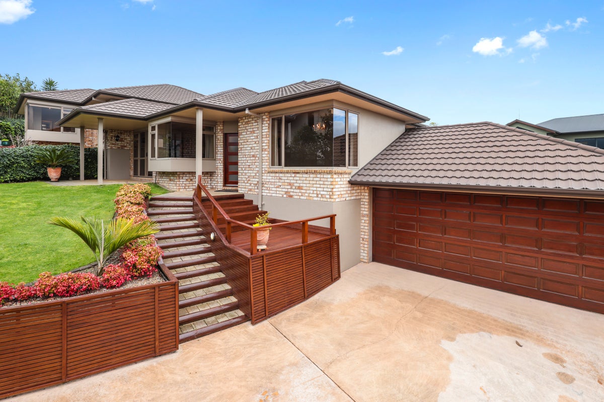 18 Jefferson Heights, Western Heights, Hamilton - Carousel 1