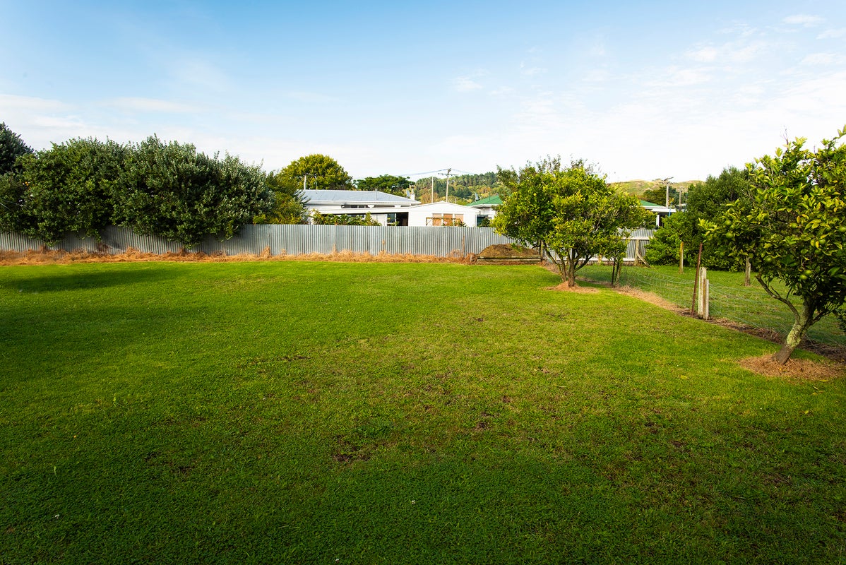 23 Huxley Road, Outer Kaiti, Gisborne - Carousel 15