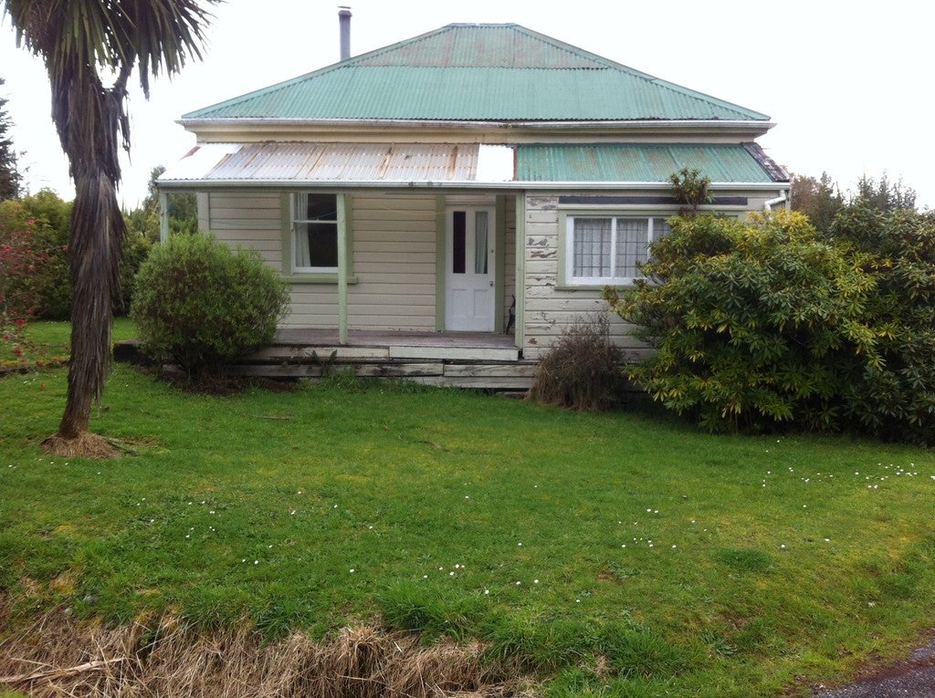 7 Sandys Street, Blackball, Greymouth - Carousel 1