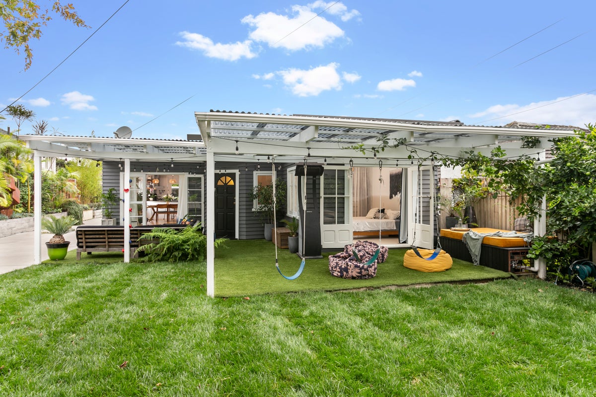 26 Norman Road, Titirangi, Auckland - Carousel 22