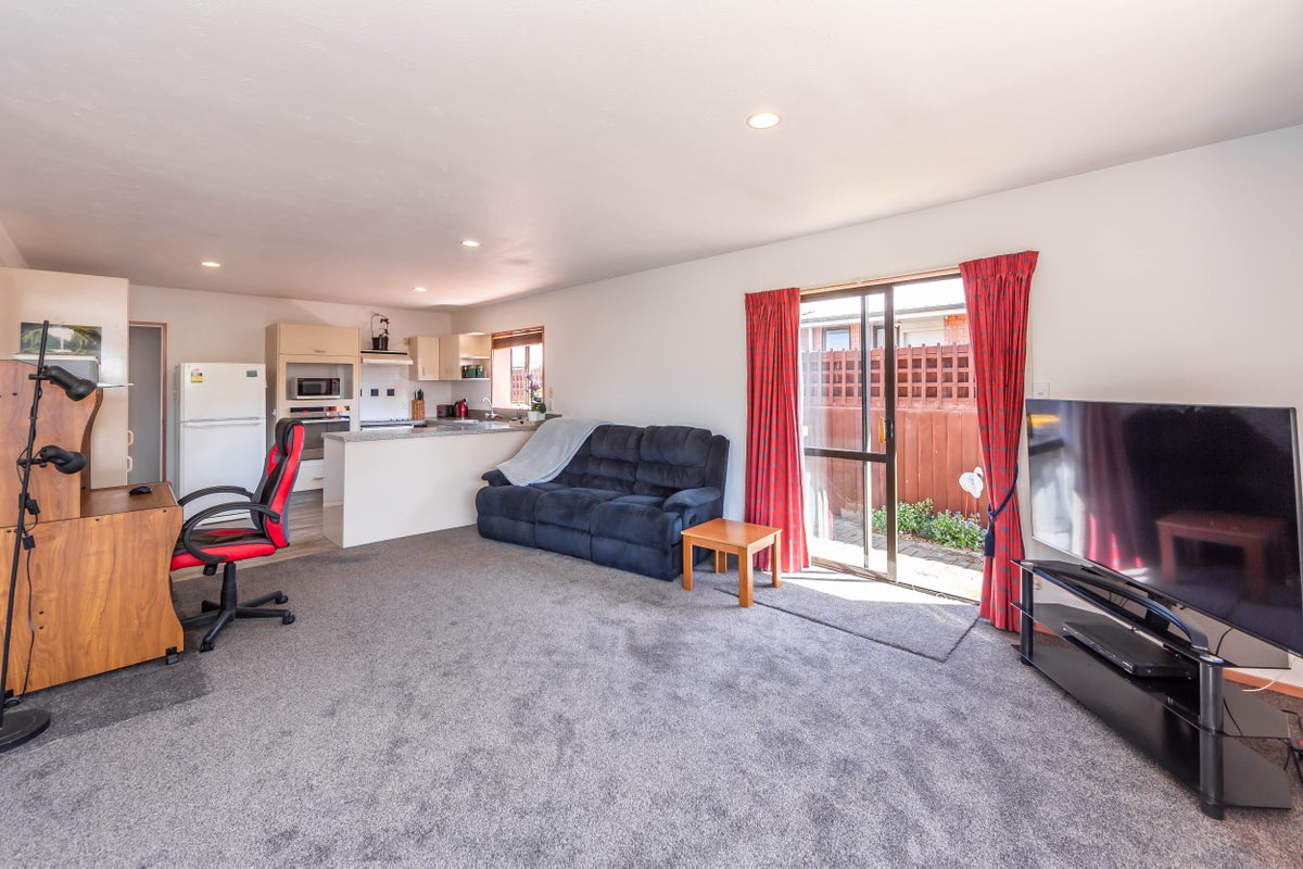 2/17 Wiremu Street, Redwood, Christchurch - Carousel 2