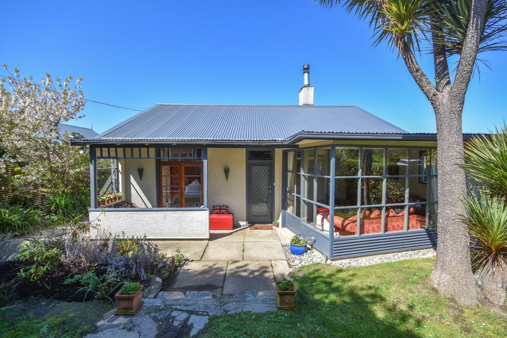 8 Queen Street, Brighton, Dunedin - Carousel 2