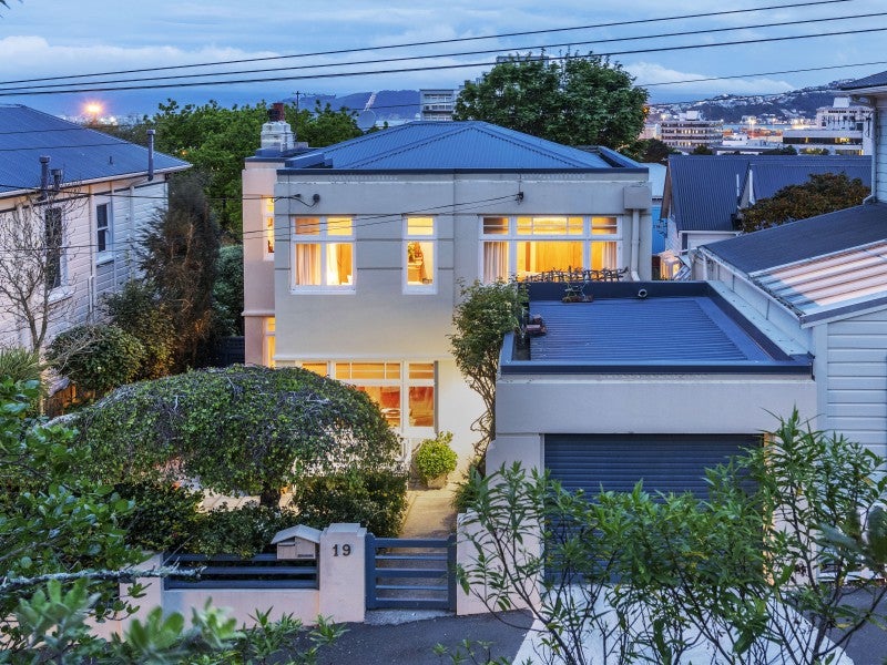19 Grant Road, Thorndon, Wellington - Carousel 1