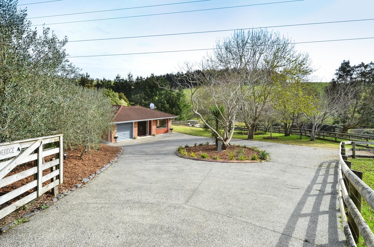 96 Muriwai Valley Road, MURIWAI, WAIMAUKU - Carousel 1