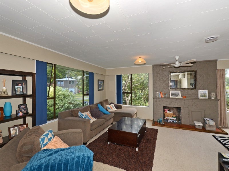 151 California Drive, Totara Park, Upper Hutt - Carousel 2