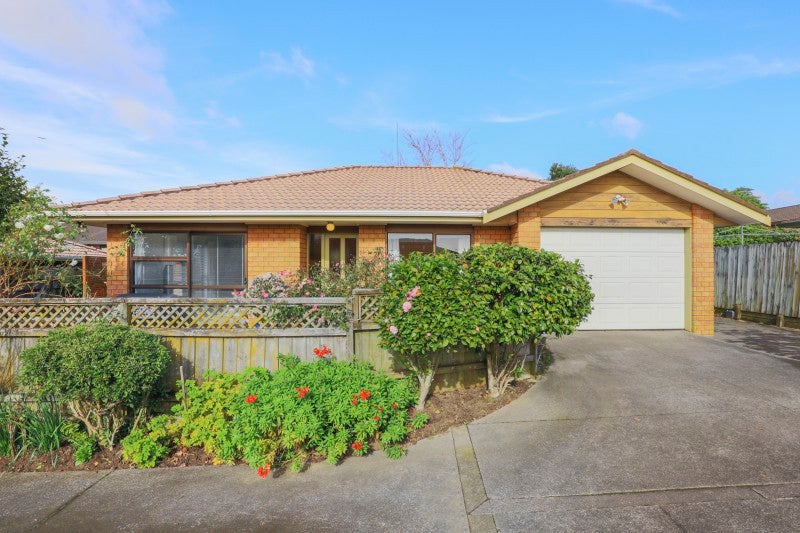 1/146 Whitford Road, Somerville, Manukau - Carousel 1
