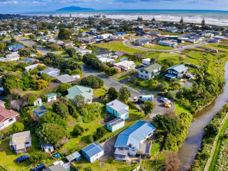 2B Mahoe Street, Otaki Beach, Otaki - Carousel 2