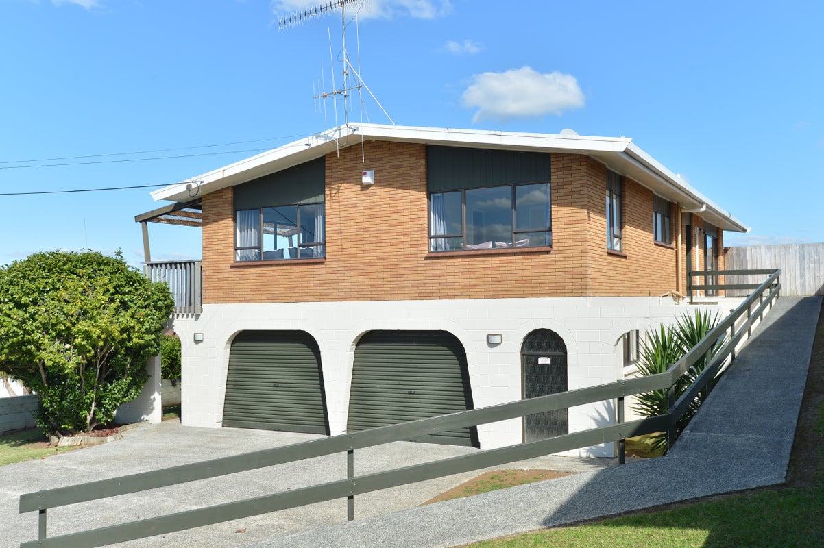 36 Hoey Street, Kamo, Whangarei - Carousel 1
