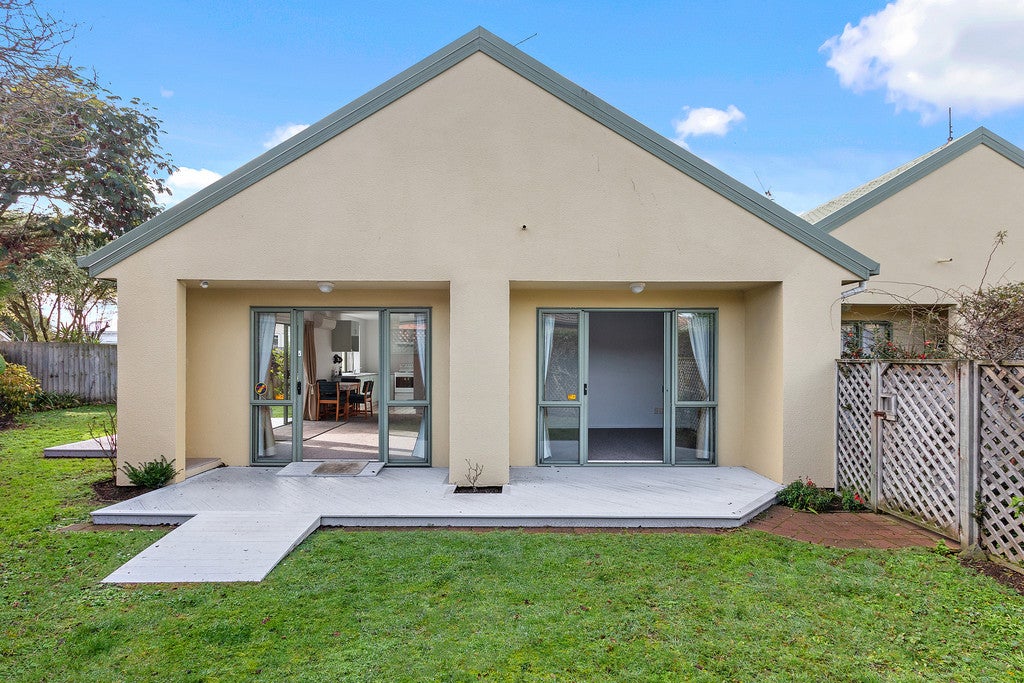 10/90 Hawke Street, New Brighton, Christchurch - Carousel 1