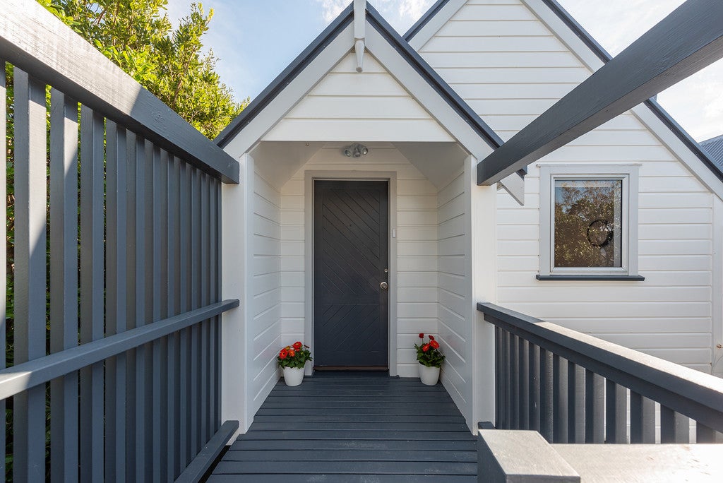 97 Kaikoura Street, Maupuia, Wellington - Carousel 2
