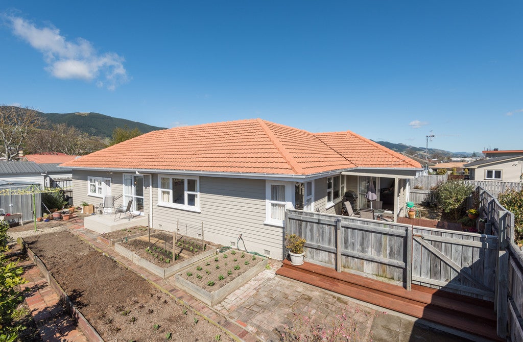 592 Main Road, Stoke, Nelson - Carousel 1