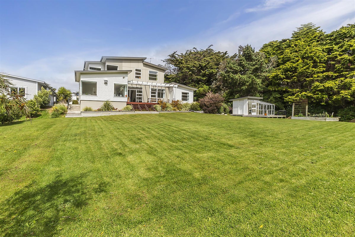 4 Shoal Place, Whitby, Porirua - Carousel 2
