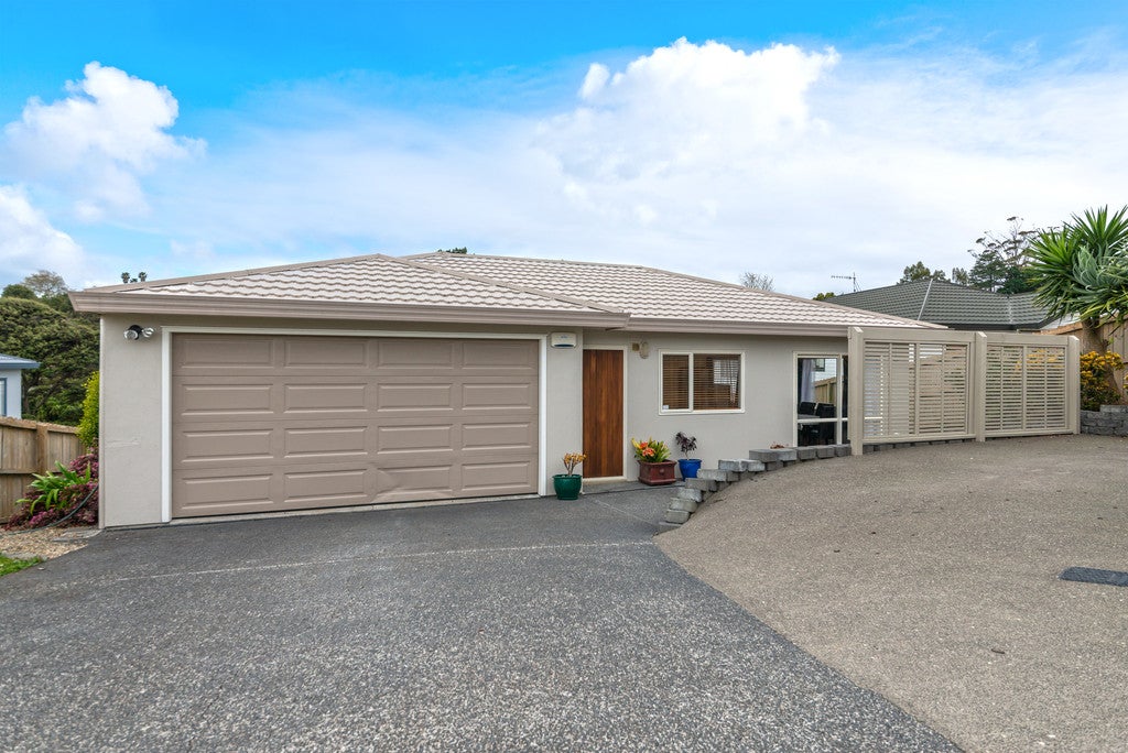 18 Killygordon Place, Massey, Auckland - Carousel 1