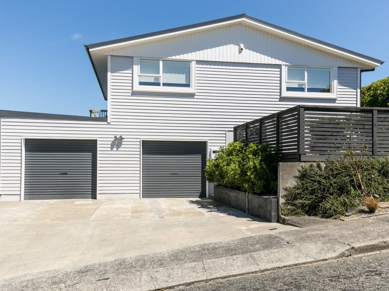 4 Middlesex Place, Northland, Wellington - Carousel 1
