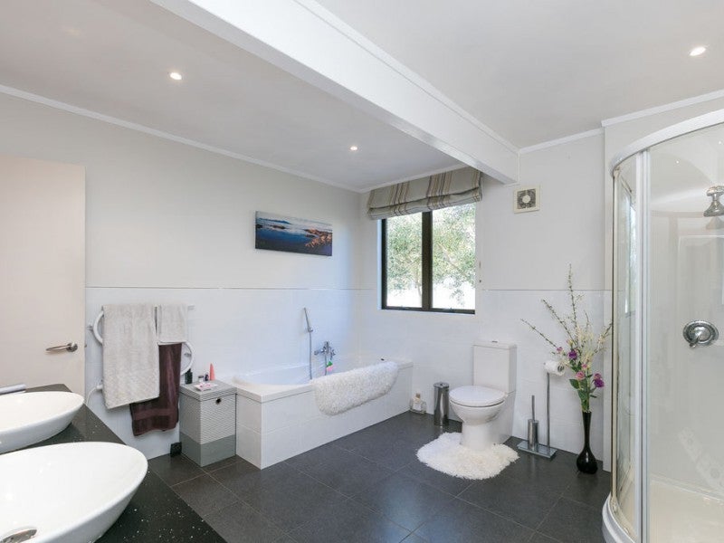 54 Leeward Drive, Whitby, Porirua - Carousel 2