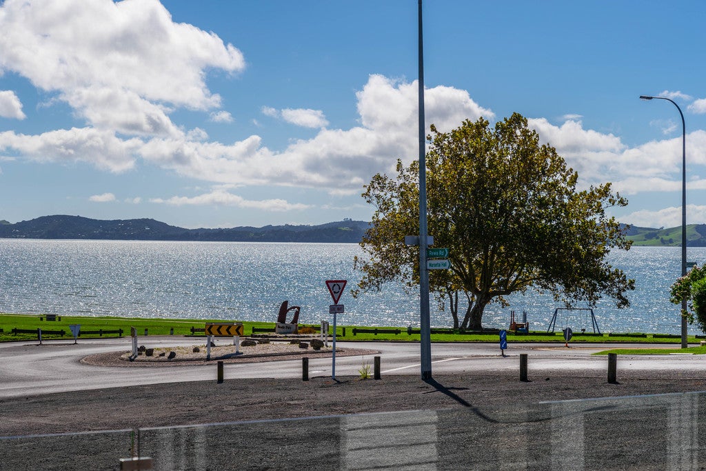 1 Rewa Road, Maraetai, Auckland - Carousel 26