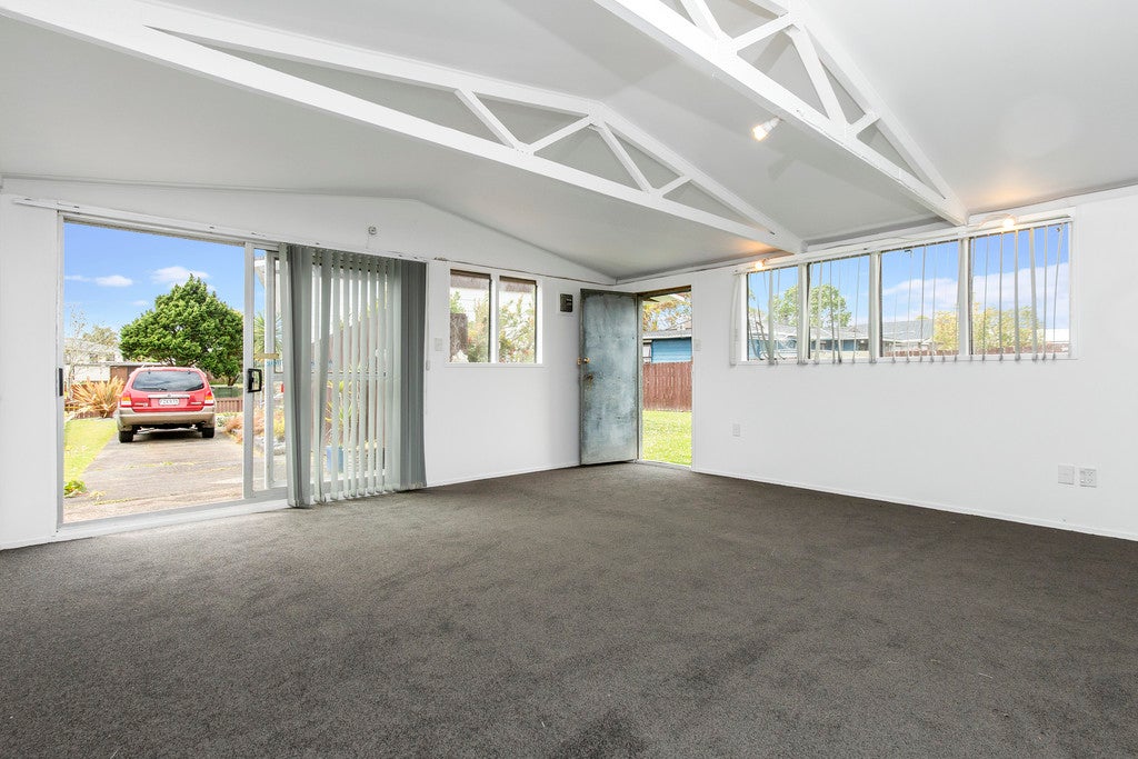 25 Larissa Avenue, Henderson, Auckland - Carousel 16