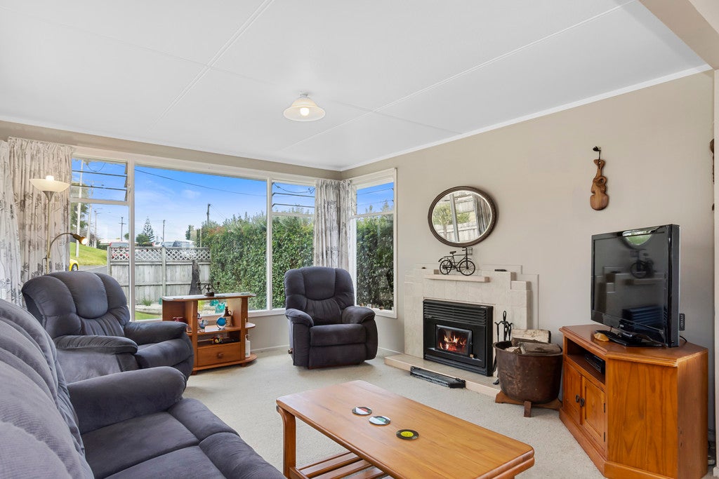 14 Galway Grove, Greerton, Tauranga - Carousel 2