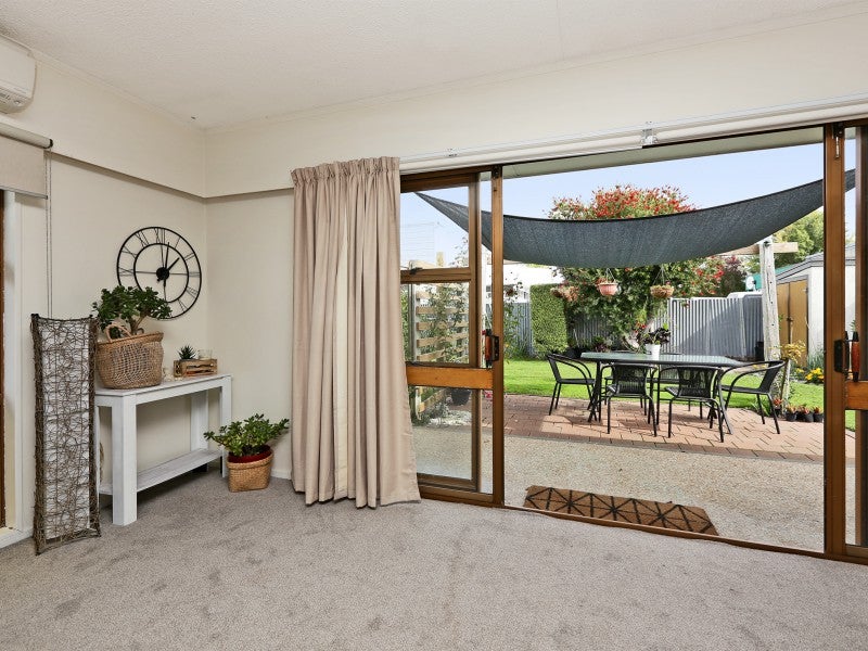 806 Queen Street West, Saint Leonards, Hastings - Carousel 1