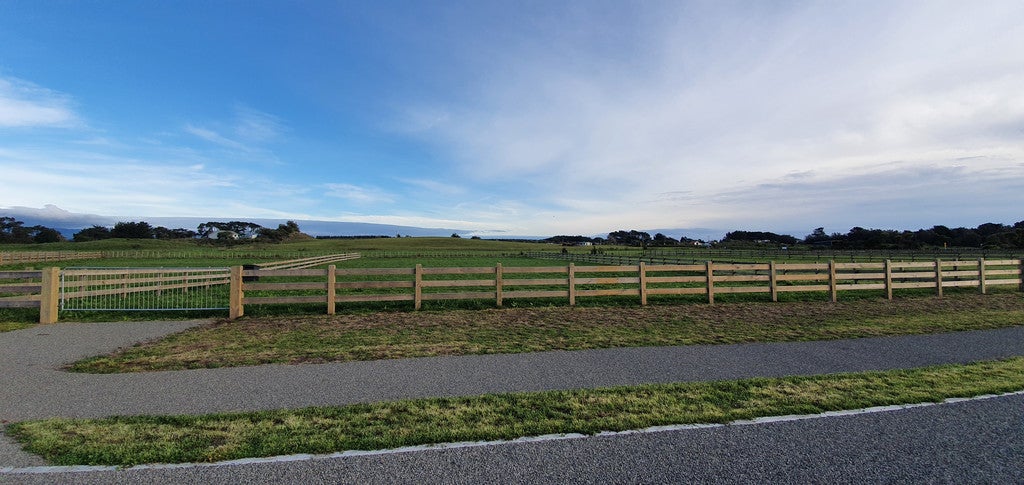10 Roma Way, Waitarere Beach, Levin - Carousel 1