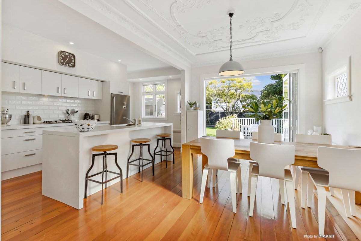 40 Duthie Street, Karori, Wellington - Carousel 2