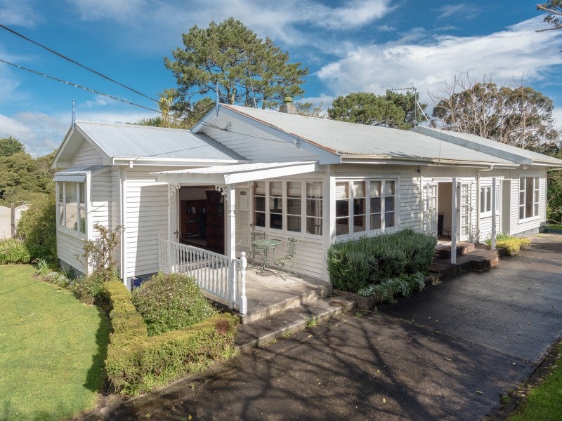 16 Cardrona Road, Beerescourt, Hamilton - Carousel 1