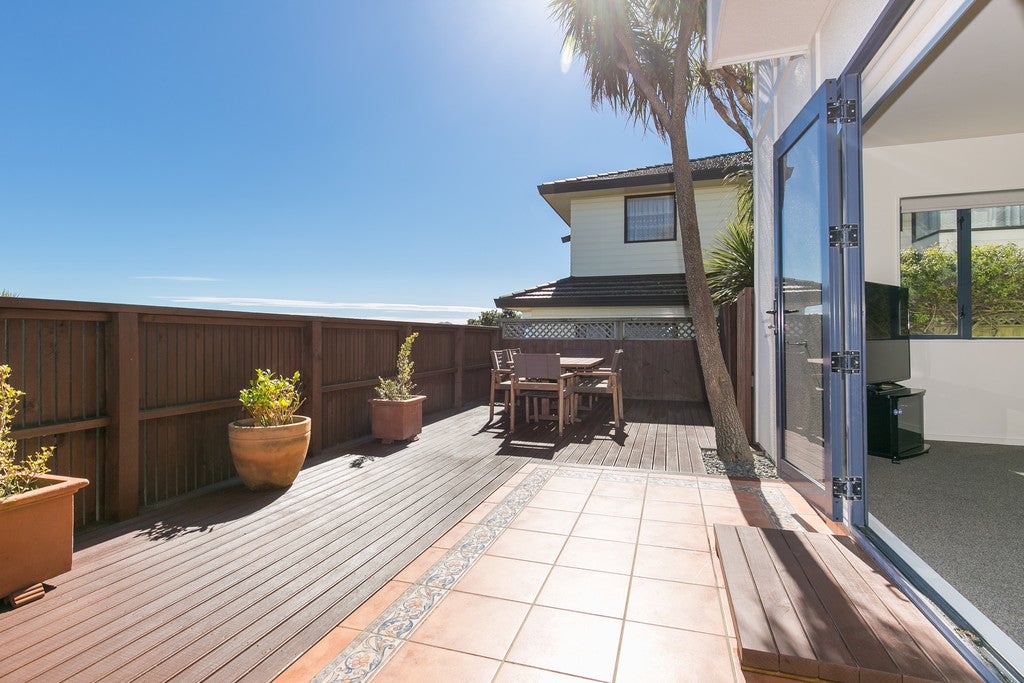 8A Pelorous Street, Paparangi, Wellington - Carousel 2