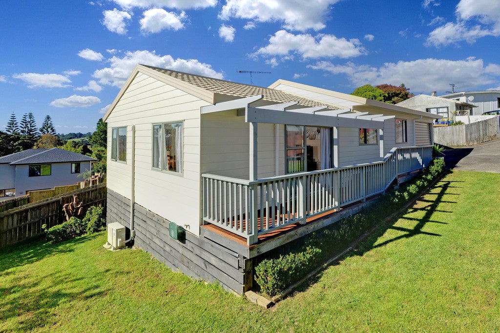 2/58 Verran Road, Birkdale, Auckland - Carousel 16