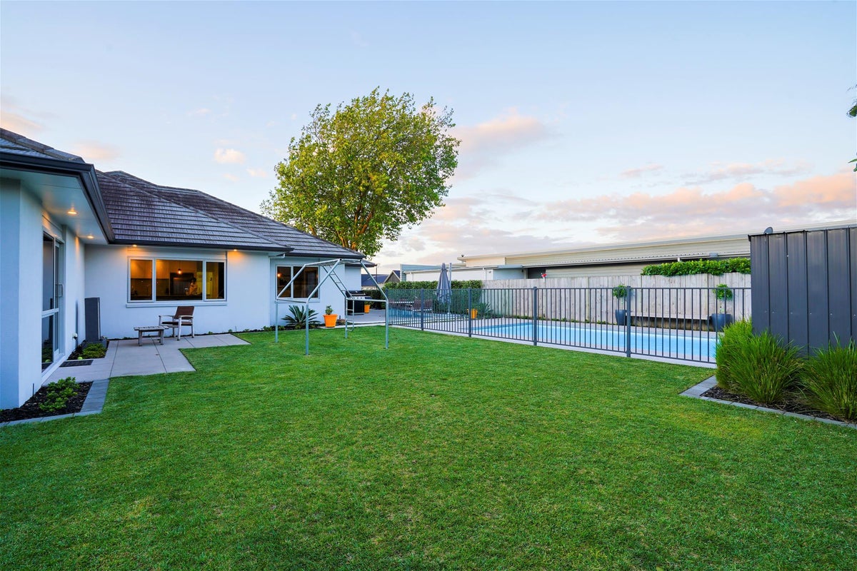16 Bree Place, Flagstaff, Hamilton - Carousel 21