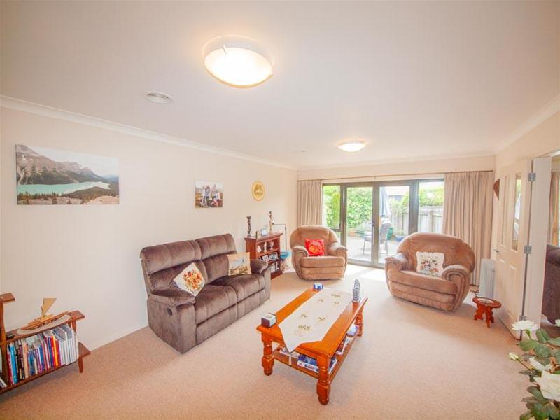 2 Tattenhall Grove, Churton Park, Wellington - Carousel 2