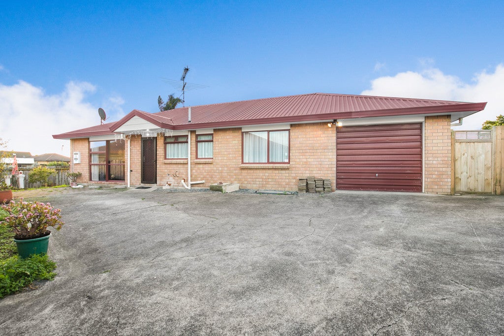 2/4 Nerissa Place, Randwick Park, Auckland - Carousel 1
