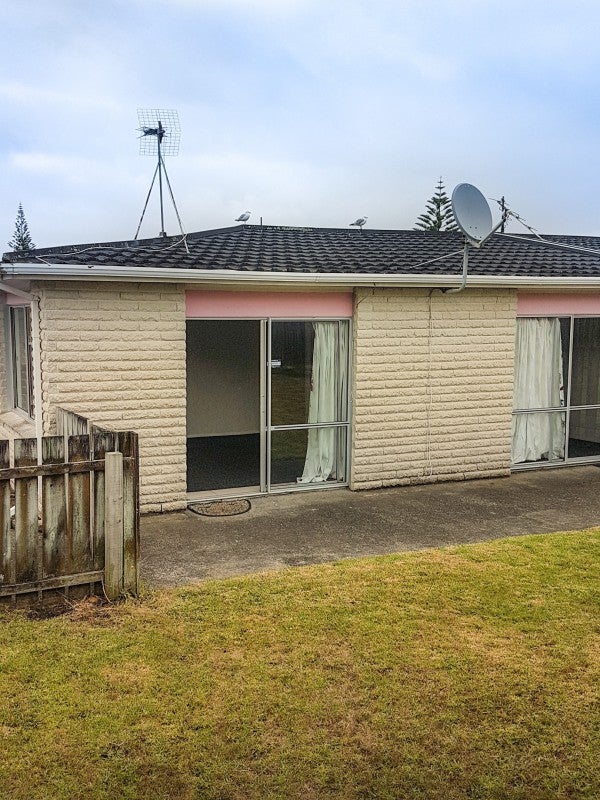 30A Simons Street, Moturoa, New Plymouth - Carousel 1