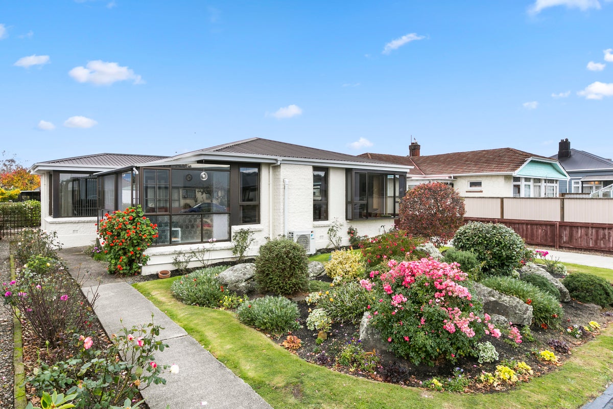 35 Gordon Road, Mosgiel, Mosgiel - Carousel 1