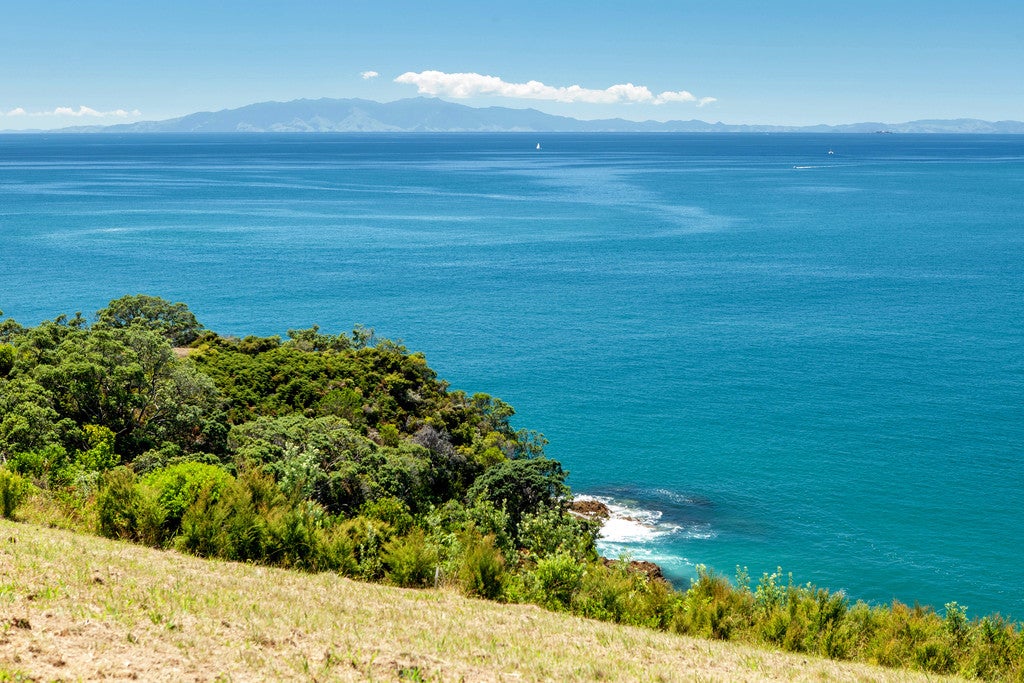 52B Korora Road, Oneroa, Waiheke Island - Carousel 1