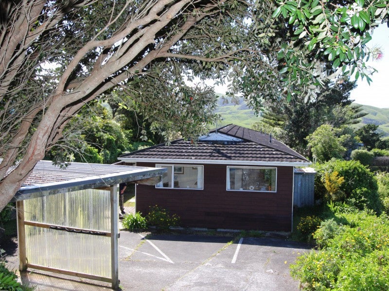 4A The Track, PLIMMERTON, PORIRUA - Carousel 1