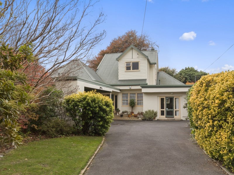 24 Avalon Crescent, Avalon, Lower Hutt - Carousel 1