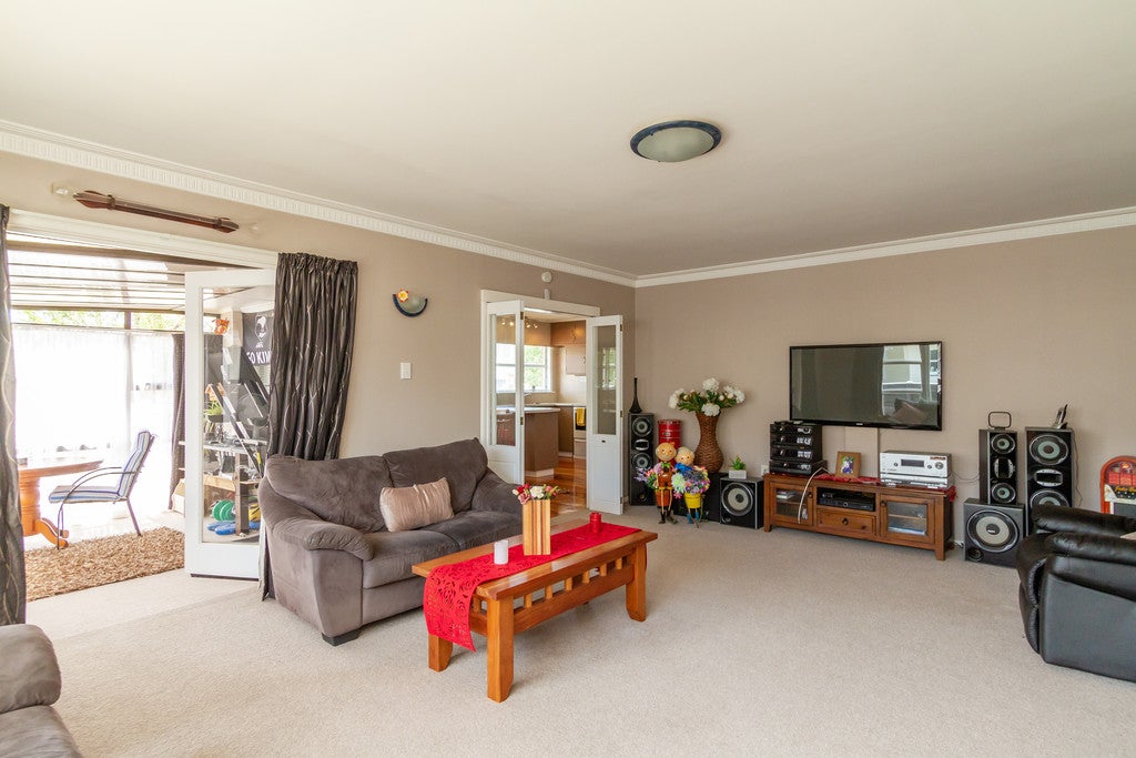 23 Rosebank Avenue, Avalon, Lower Hutt - Carousel 2