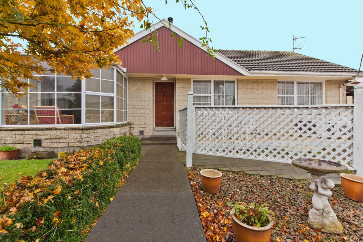 14 Woodlands Place, Aranui, Christchurch - Carousel 1